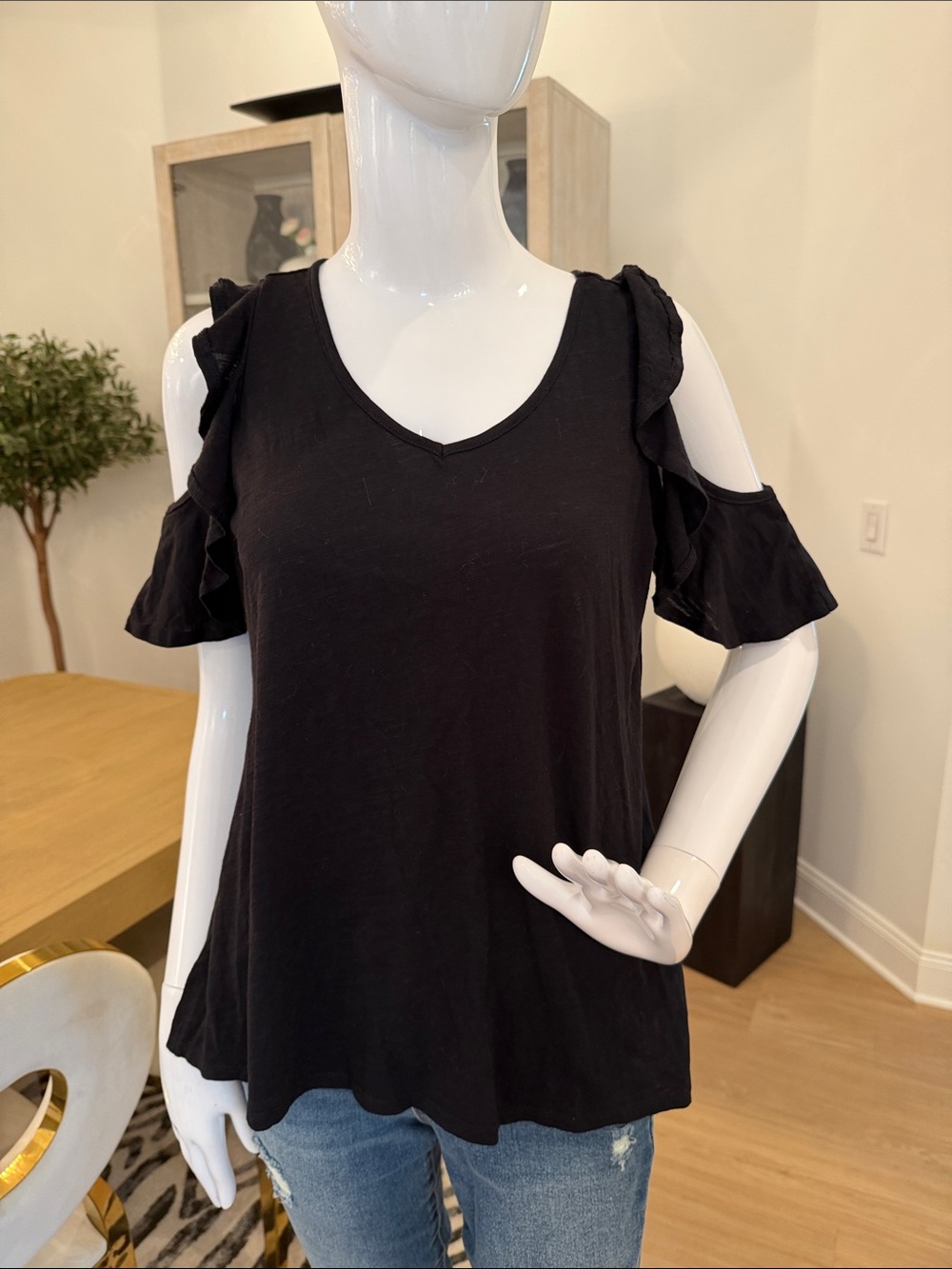 Women's Black Cold-Shoulder Ruffle Sleeve Top